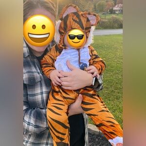 Baby tiger costume. 6-12 months.